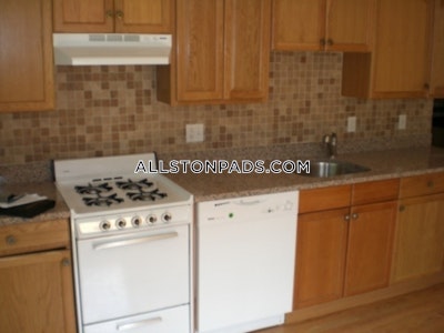Allston 3 Bed, 2 Bath Unit Boston - $2,800 No Fee