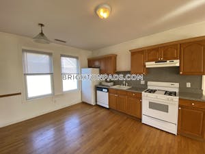 Brighton Spacious 4 bed 2.5 bath available NOW on Champney St in Brighton!!  Boston - $3,400