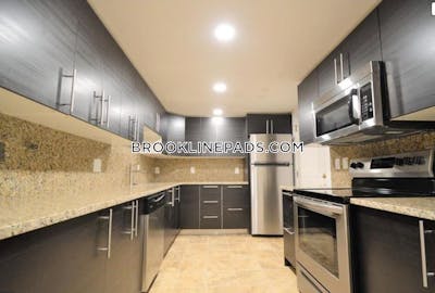 Brookline 2 Beds 2 Baths  Boston University - $3,600 No Fee